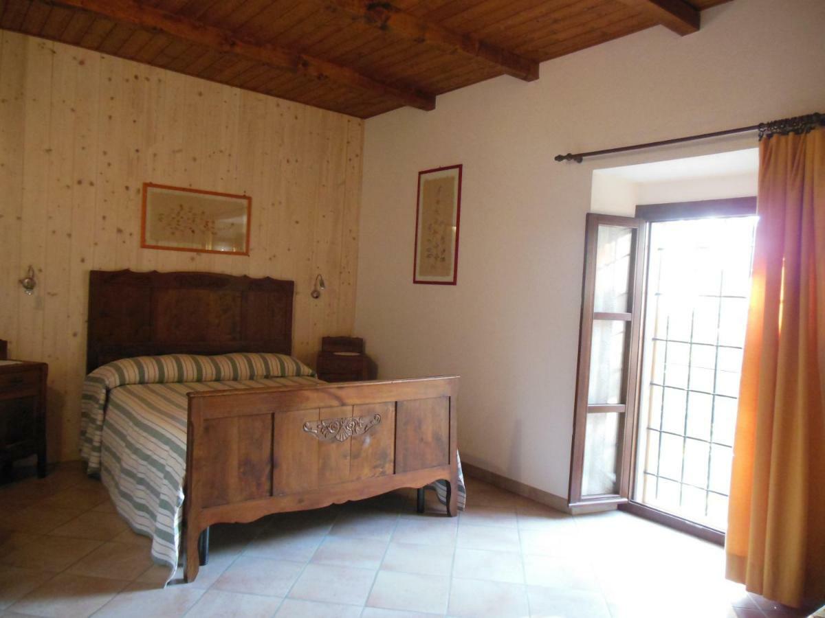 Agriturismo Affittacamere Barbarossa Dogliani Exterior photo